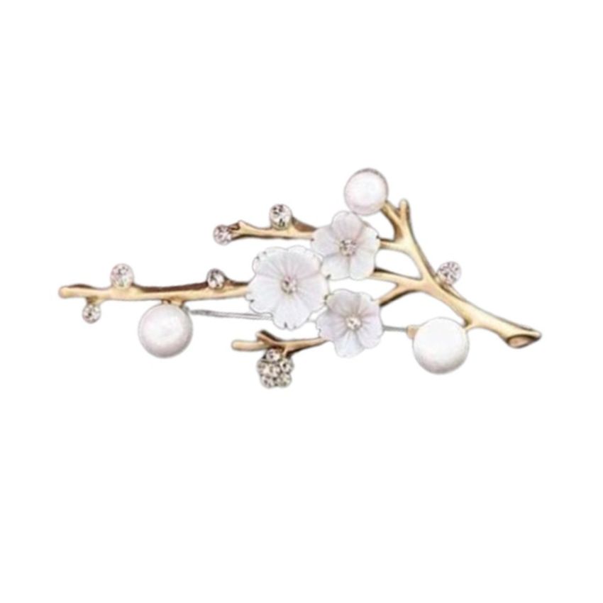 White Flower Ladies Fashion Brooch